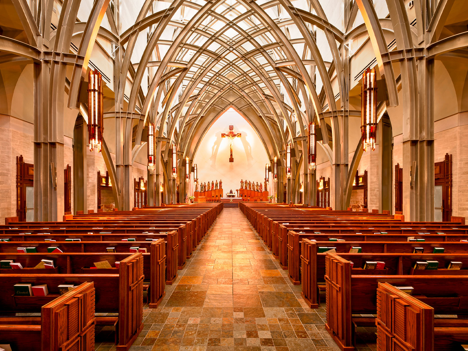 Igreja pode ter funcionários