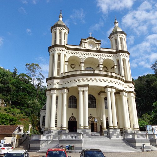 Igrejas têm inscrição estadual? Entenda o que a lei exige